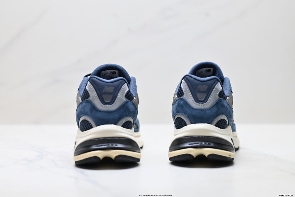 New Balance 2010 | Retro Dad-Style Mesh Running Sneaker — U2010RC