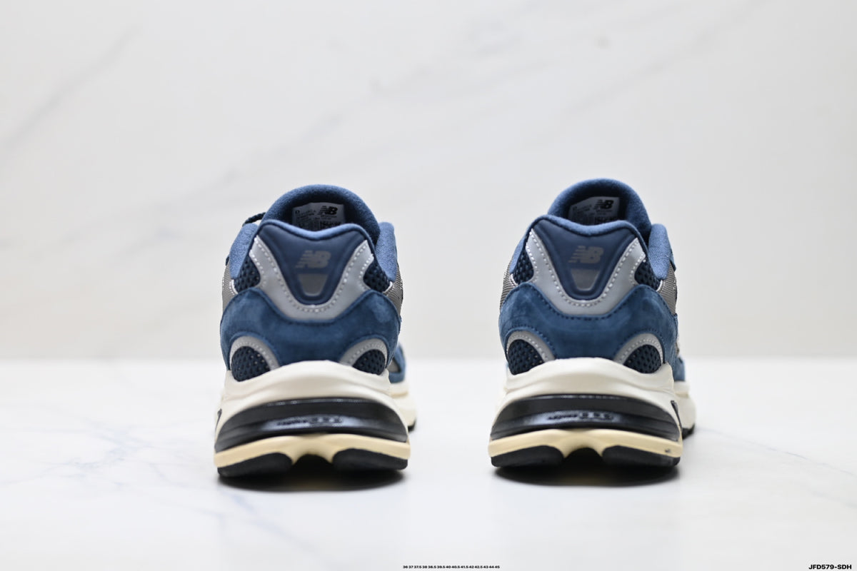 New Balance 2010 | Retro Dad-Style Mesh Running Sneaker — U2010RC