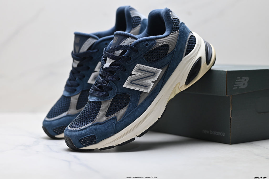 New Balance 2010 | Retro Dad-Style Mesh Running Sneaker — U2010RC