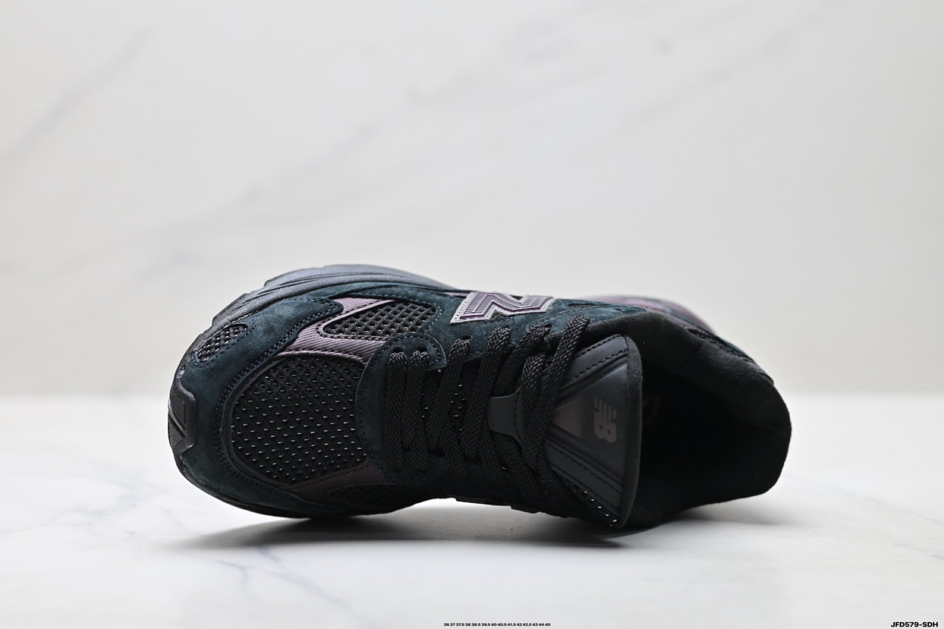New Balance 2010 | Retro Dad-Style Mesh Running Sneaker — U2010ETB