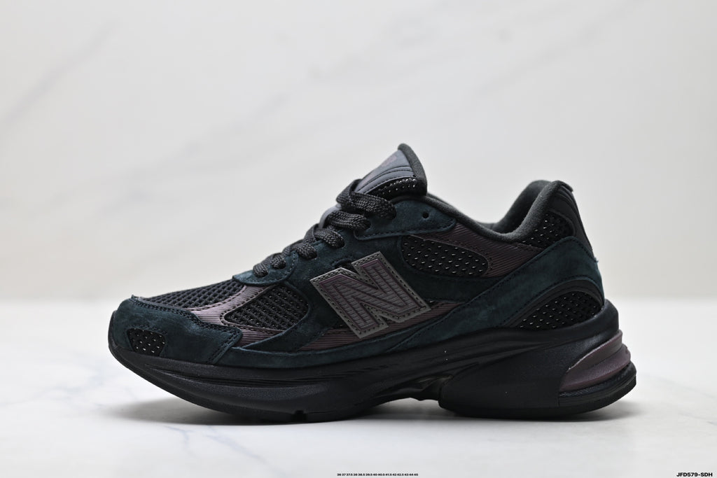 New Balance 2010 | Retro Dad-Style Mesh Running Sneaker — U2010ETB