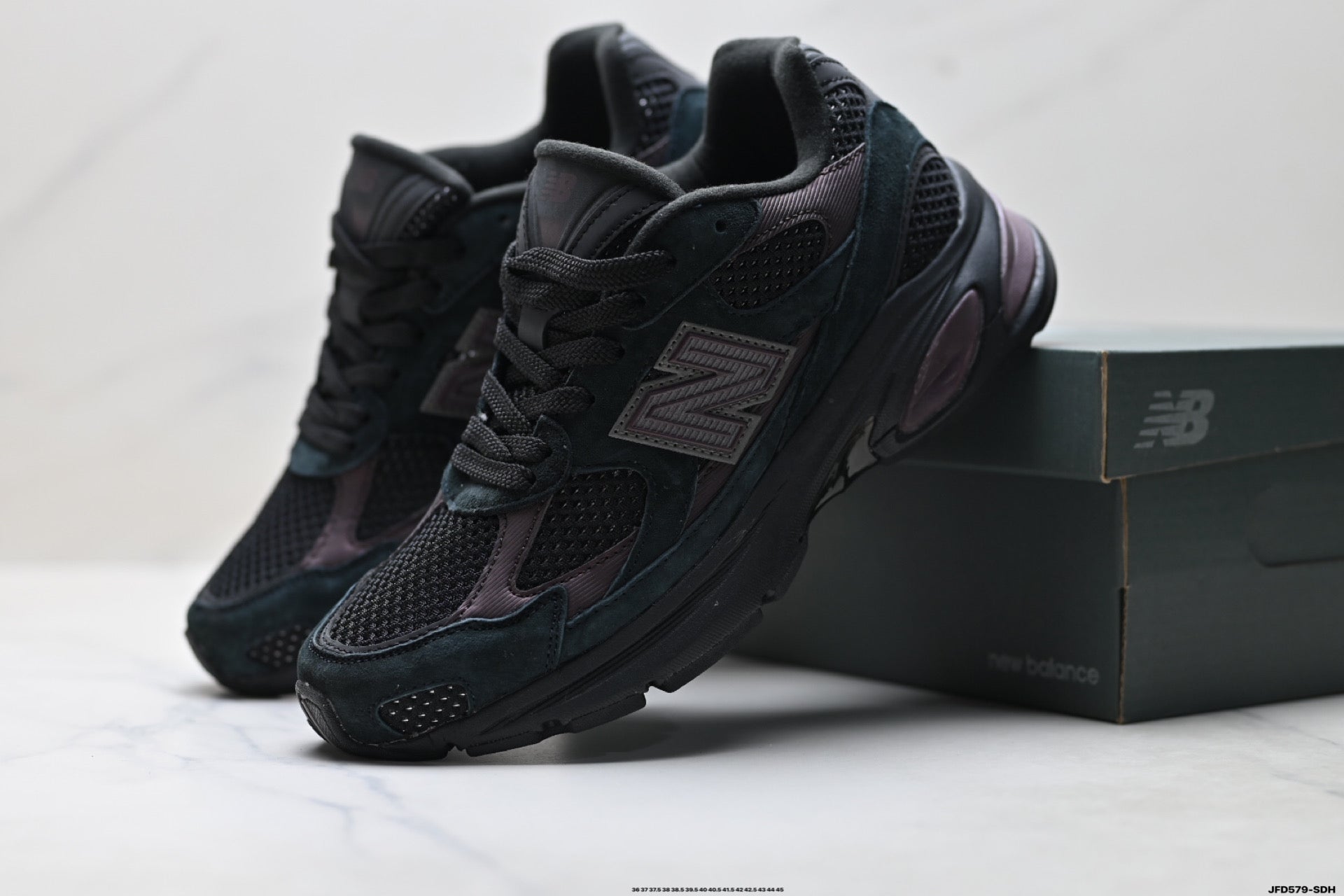 New Balance 2010 | Retro Dad-Style Mesh Running Sneaker — U2010ETB