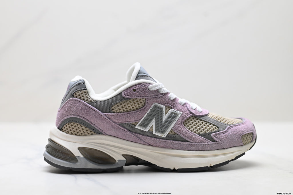 New Balance 2010 | Retro Dad-Style Mesh Running Sneaker — U2010WCC