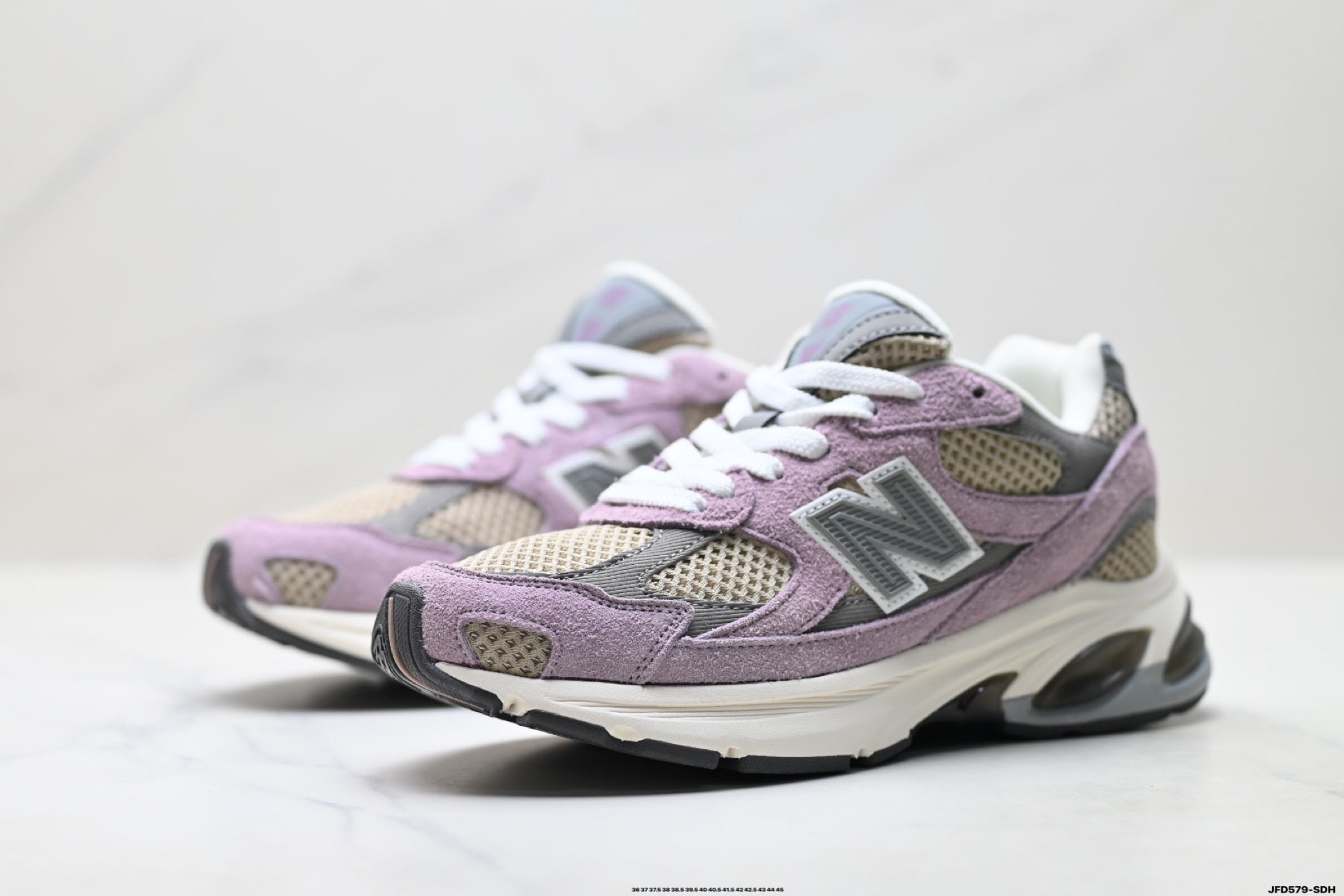 New Balance 2010 | Retro Dad-Style Mesh Running Sneaker — U2010WCC