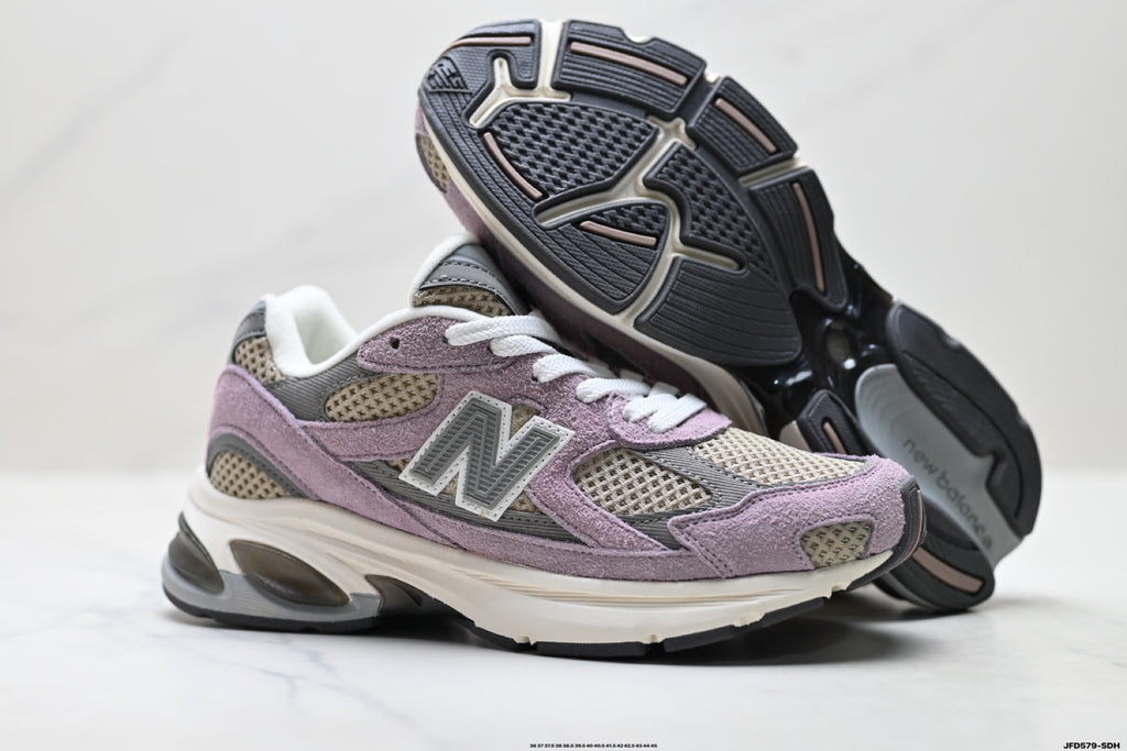 New Balance 2010 | Retro Dad-Style Mesh Running Sneaker — U2010WCC