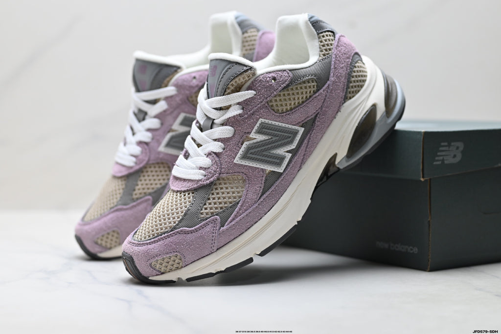 New Balance 2010 | Retro Dad-Style Mesh Running Sneaker — U2010WCC