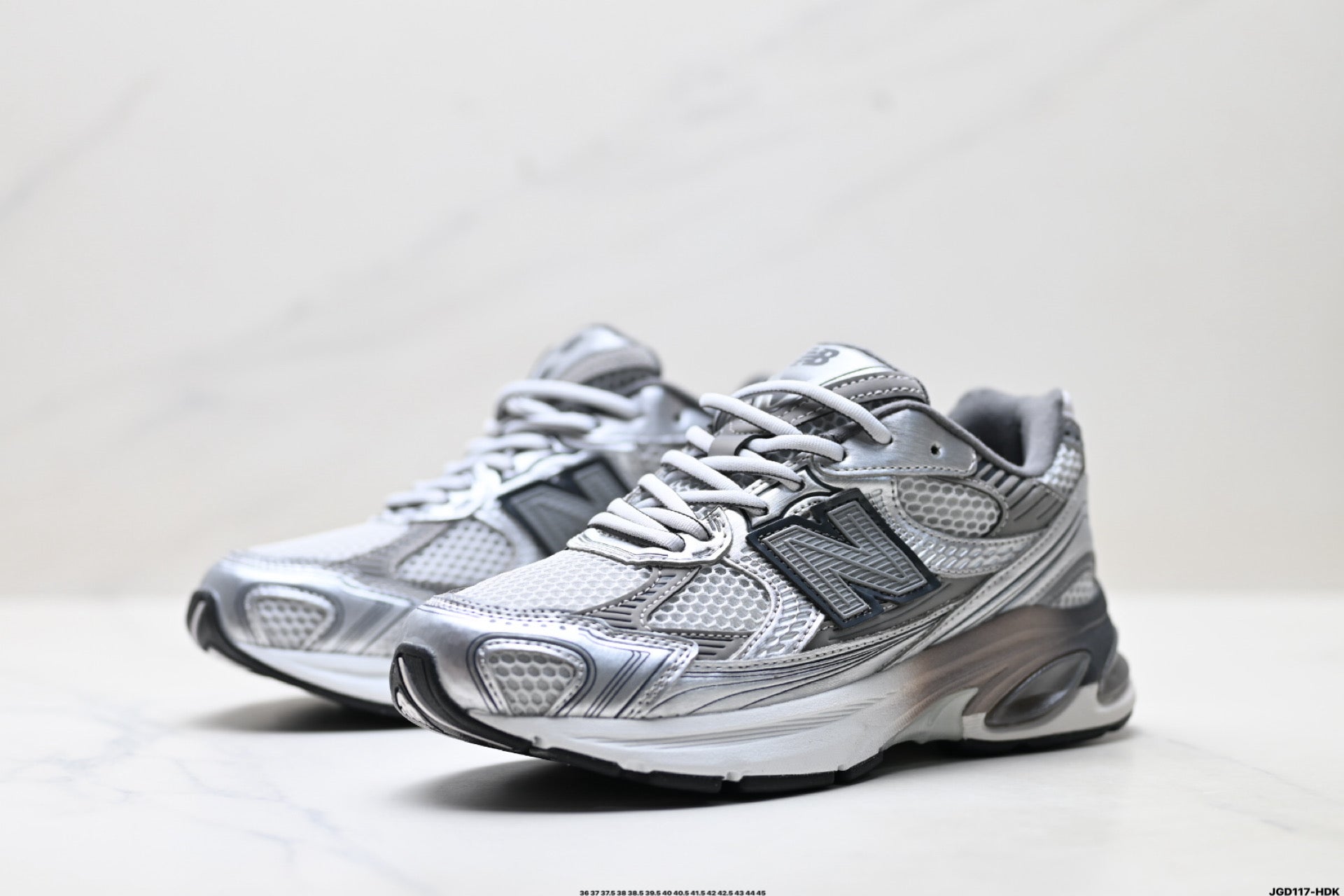 New Balance 2010 | Retro Dad-Style Mesh Running Sneaker — U2010753
