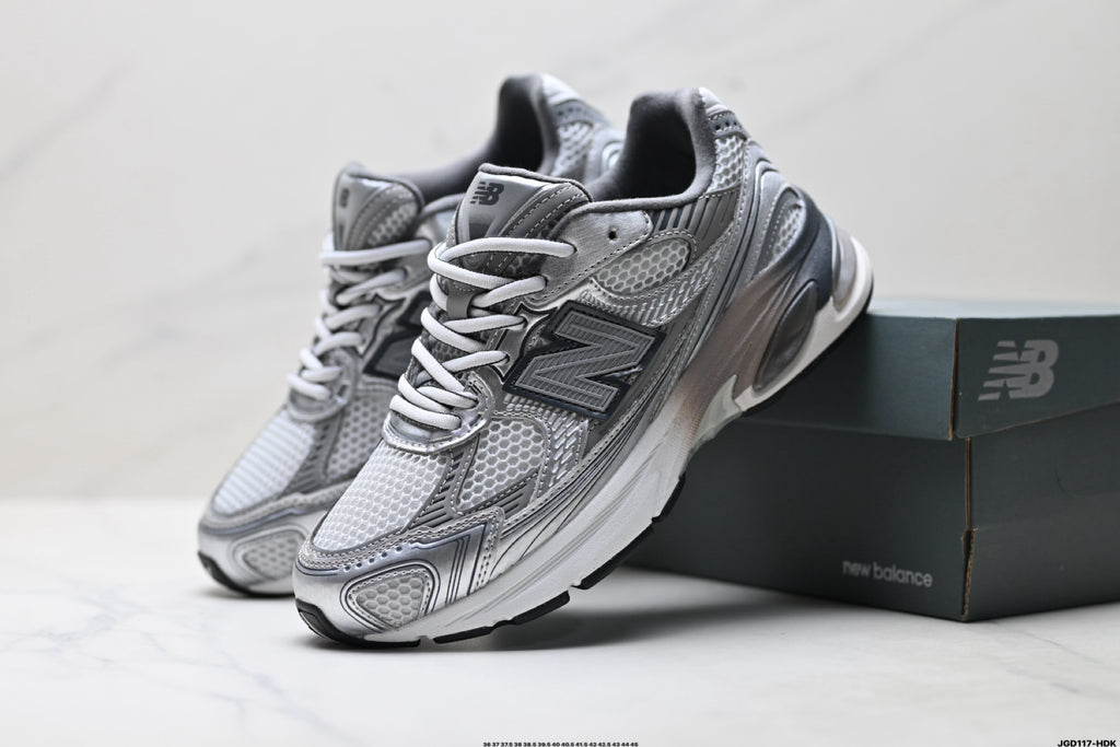New Balance 2010 | Retro Dad-Style Mesh Running Sneaker — U2010753