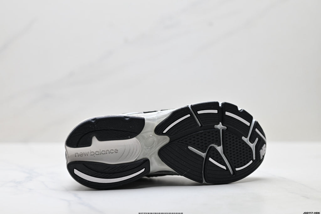 New Balance 2010 | Retro Dad-Style Mesh Running Sneaker — U2010753