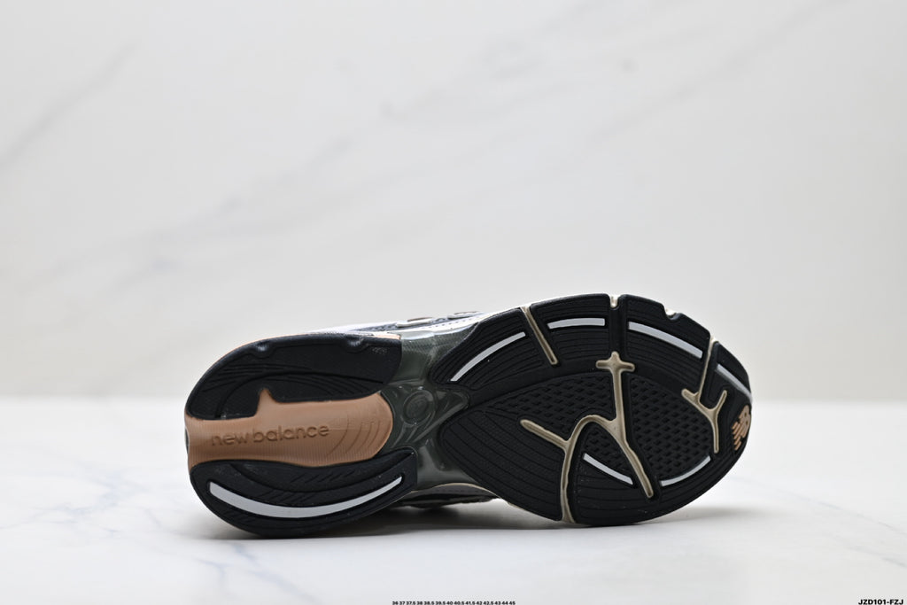 New Balance 2010 | Retro Dad-Style Mesh Running Sneaker — U2010TTO