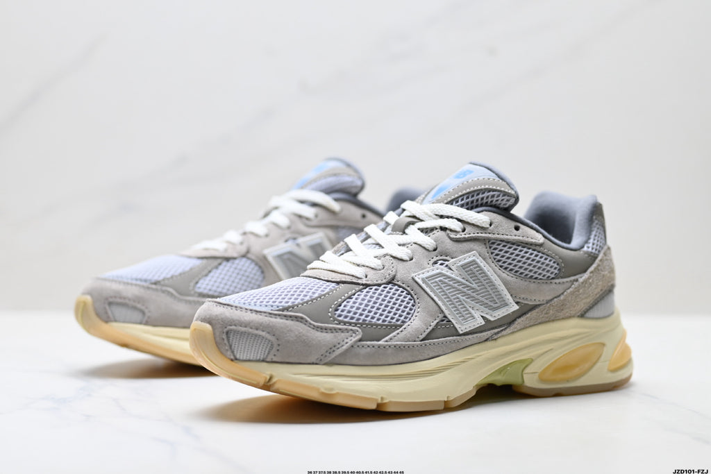 New Balance 2010 | Retro Dad Sneaker – Mesh & Suede Running Shoe