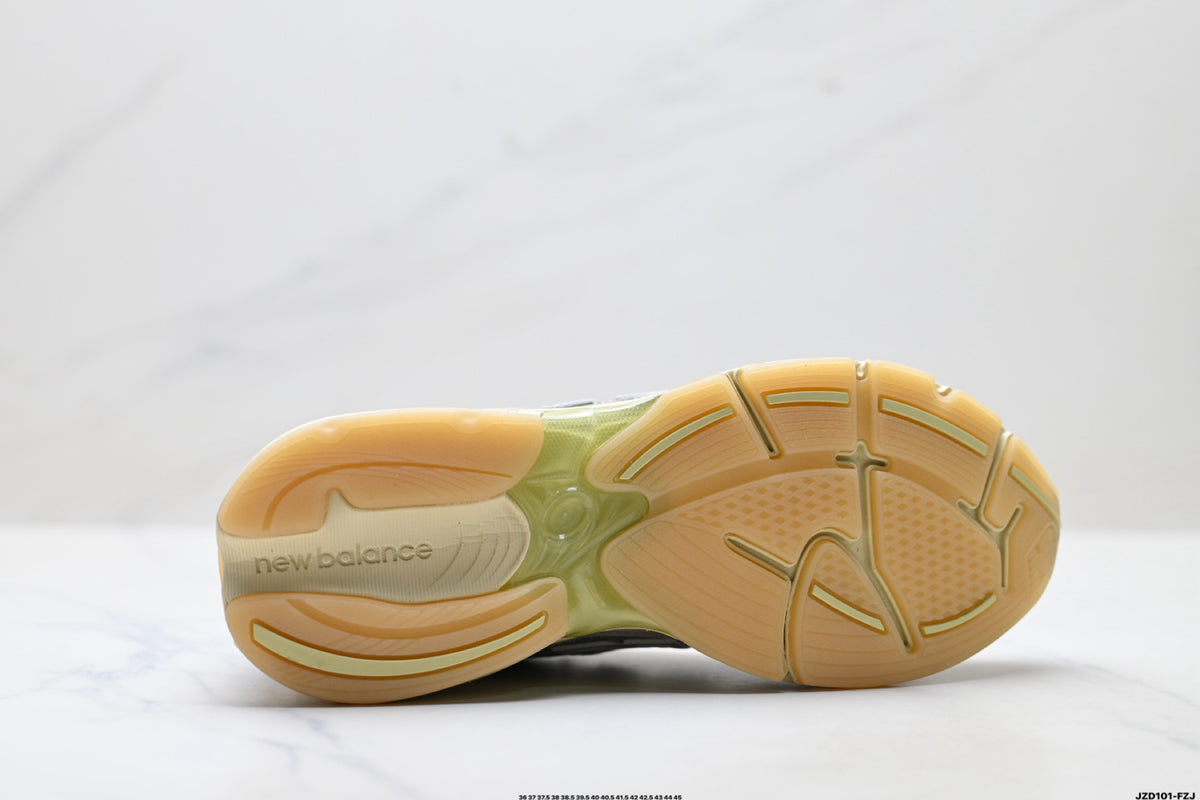 New Balance 2010 | Retro Dad Sneaker – Mesh & Suede Running Shoe