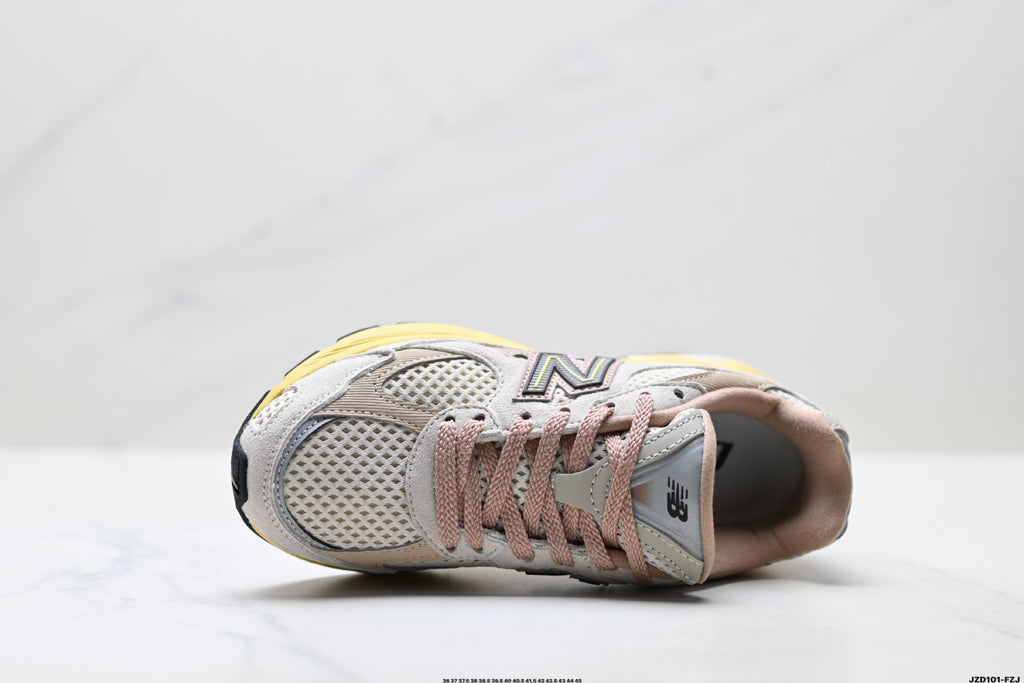 New Balance 2010 | Retro Dad Sneaker – Mesh & Suede Running Shoe U2010SGR