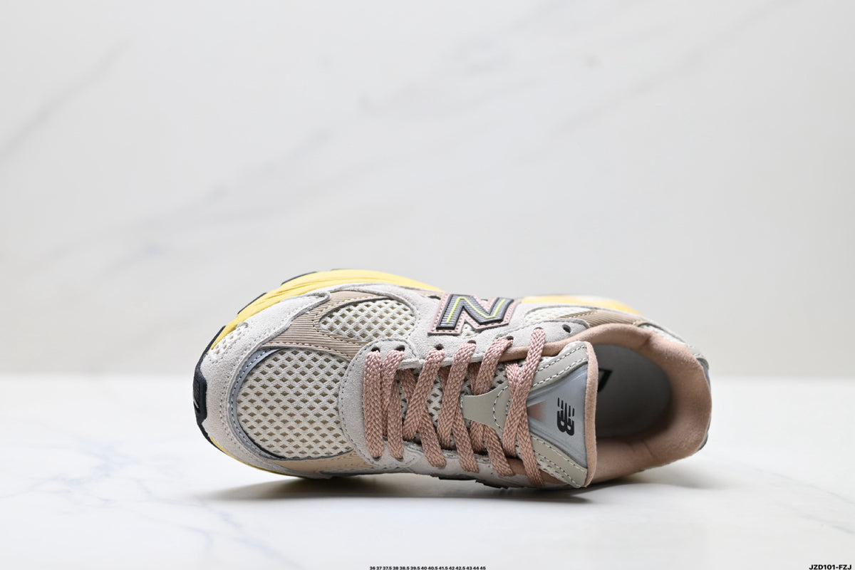 New Balance 2010 | Retro Dad Sneaker – Mesh & Suede Running Shoe U2010SGR