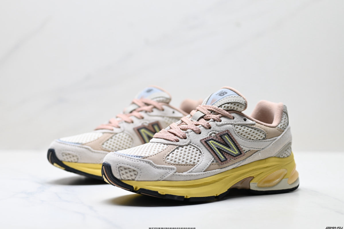 New Balance 2010 | Retro Dad Sneaker – Mesh & Suede Running Shoe U2010SGR