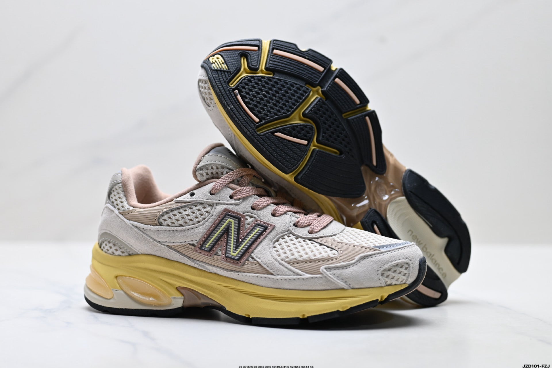 New Balance 2010 | Retro Dad Sneaker – Mesh & Suede Running Shoe U2010SGR