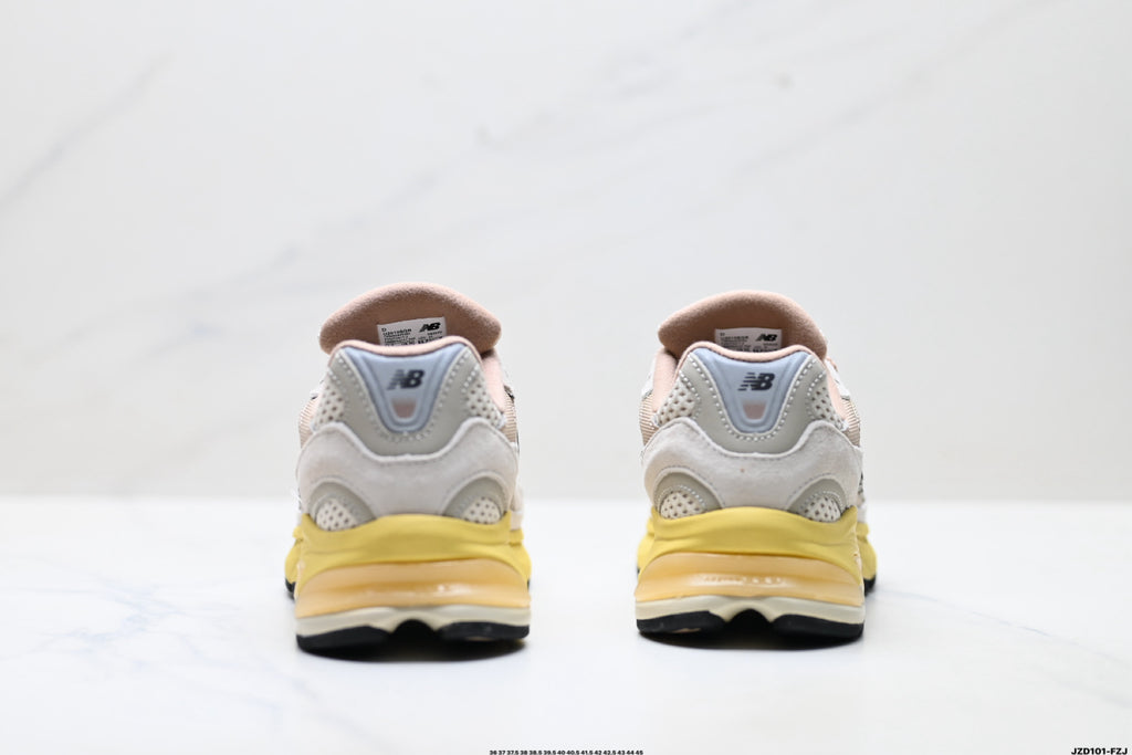 New Balance 2010 | Retro Dad Sneaker – Mesh & Suede Running Shoe U2010SGR