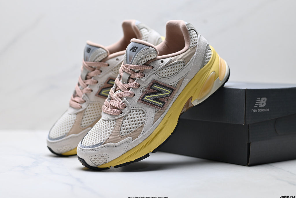 New Balance 2010 | Retro Dad Sneaker – Mesh & Suede Running Shoe U2010SGR
