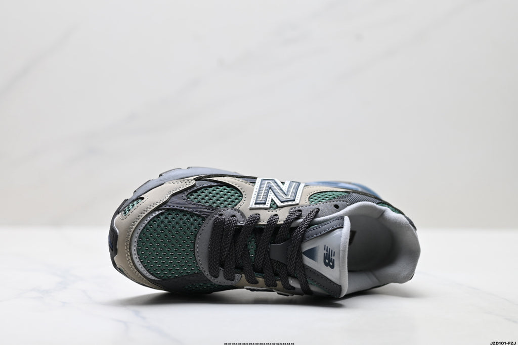 New Balance 2010 | Retro Dad Sneaker – Mesh & Suede Running Shoe U2010AGY