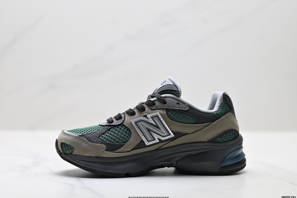 New Balance 2010 | Retro Dad Sneaker – Mesh & Suede Running Shoe U2010AGY