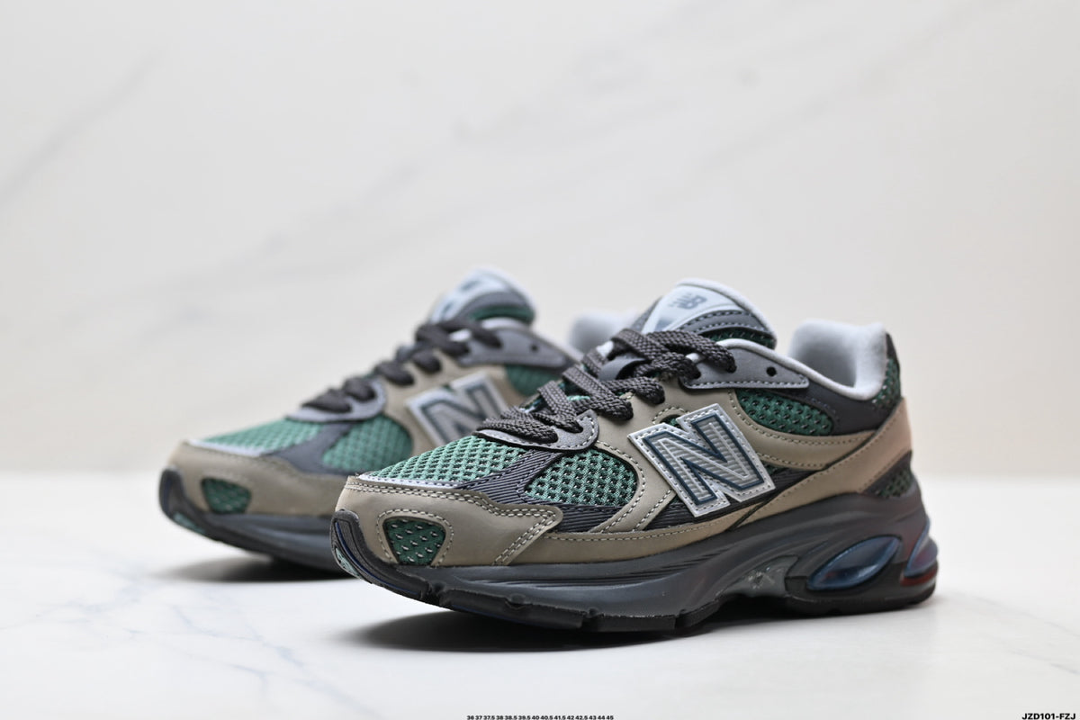 New Balance 2010 | Retro Dad Sneaker – Mesh & Suede Running Shoe U2010AGY