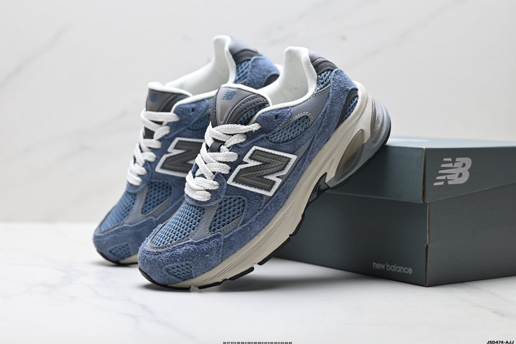 New Balance 2010 | Retro Dad Sneaker – Mesh & Suede Running Shoe U2010WNV