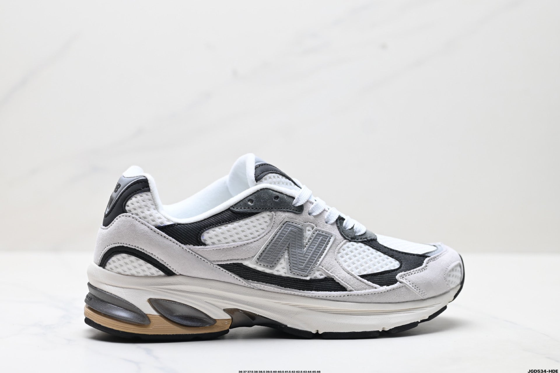 New Balance 2010 | Retro Dad Sneaker – Mesh & Suede Running Shoe U2010V1