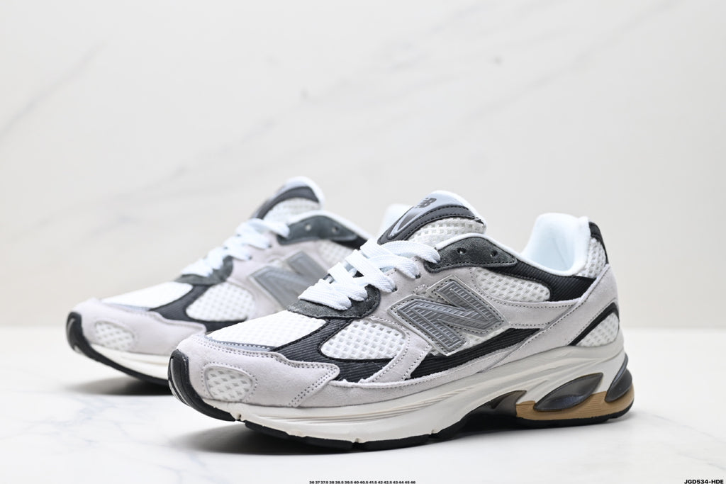 New Balance 2010 | Retro Dad Sneaker – Mesh & Suede Running Shoe U2010V1