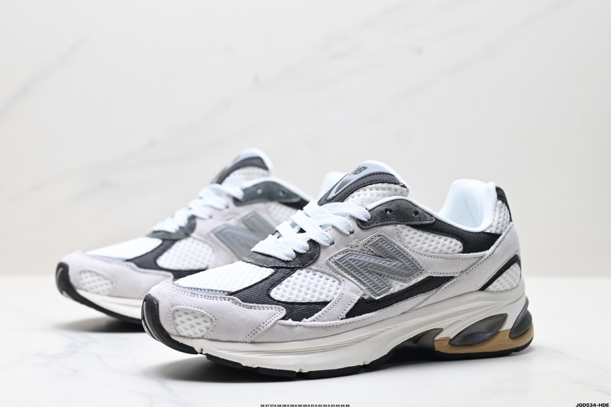 New Balance 2010 | Retro Dad Sneaker – Mesh & Suede Running Shoe U2010V1