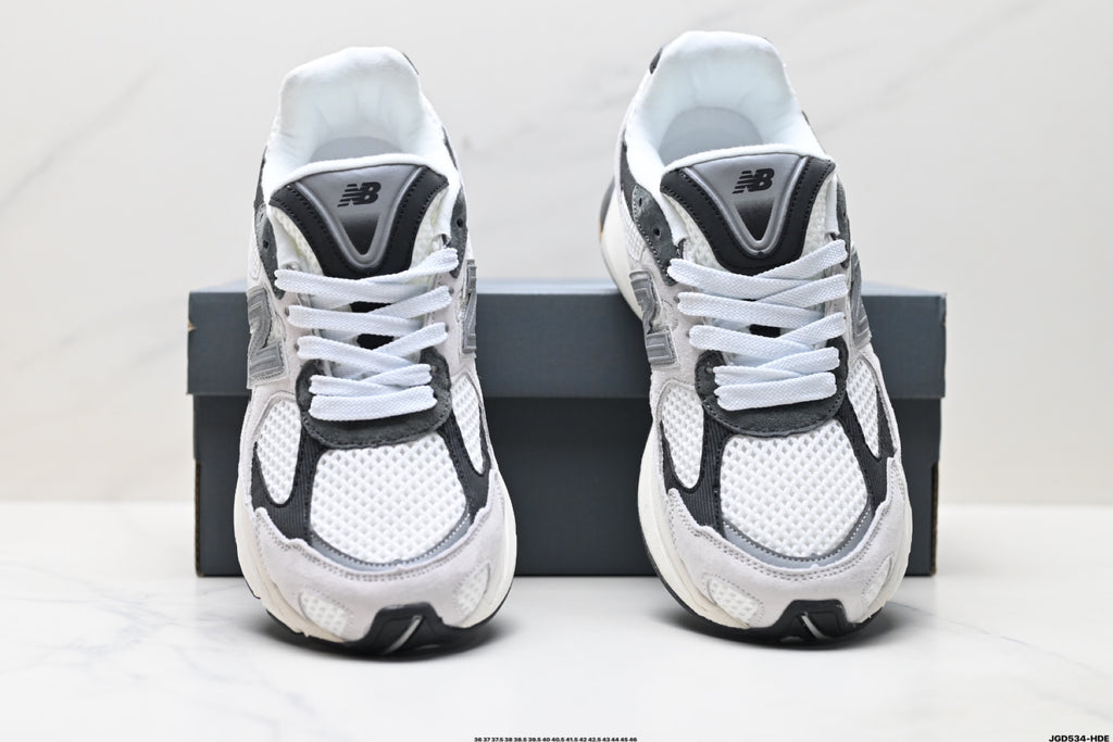 New Balance 2010 | Retro Dad Sneaker – Mesh & Suede Running Shoe U2010V1