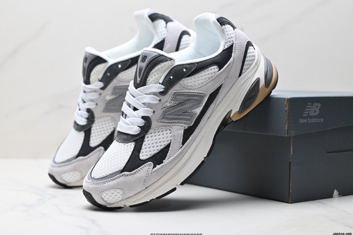 New Balance 2010 | Retro Dad Sneaker – Mesh & Suede Running Shoe U2010V1