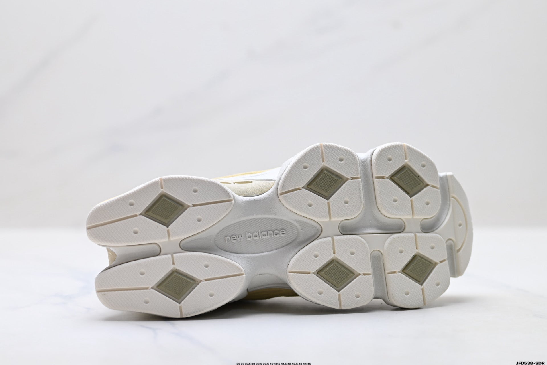 New Balance 9060 | Retro Casual Running Shoe – Mesh & Suede U9060U0
