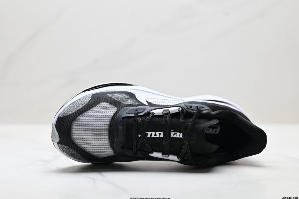 Nike Air Zoom Pegasus Plus | Marathon Running Shoe – Flyknit & ZoomX IM2541 – Black/White