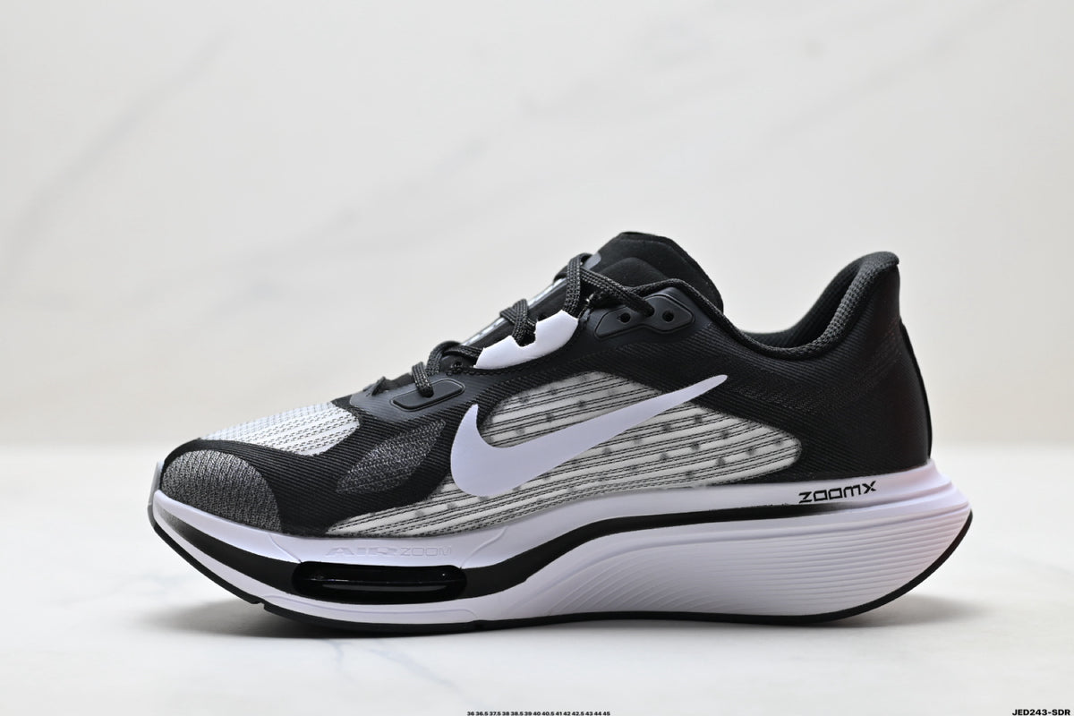 Nike Air Zoom Pegasus Plus | Marathon Running Shoe – Flyknit & ZoomX IM2541 – Black/White
