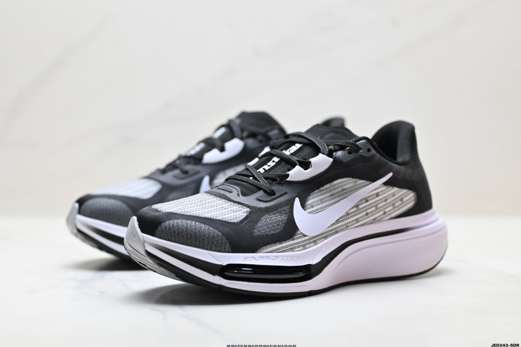 Nike Air Zoom Pegasus Plus | Marathon Running Shoe – Flyknit & ZoomX IM2541 – Black/White