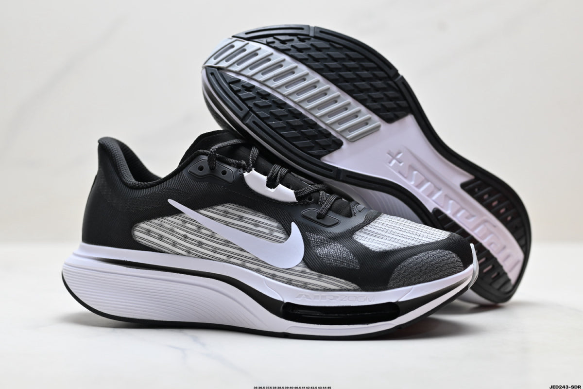 Nike Air Zoom Pegasus Plus | Marathon Running Shoe – Flyknit & ZoomX IM2541 – Black/White