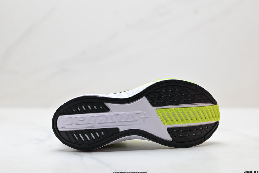 Nike Air Zoom Pegasus Plus | Marathon Running Shoe – Flyknit & ZoomX