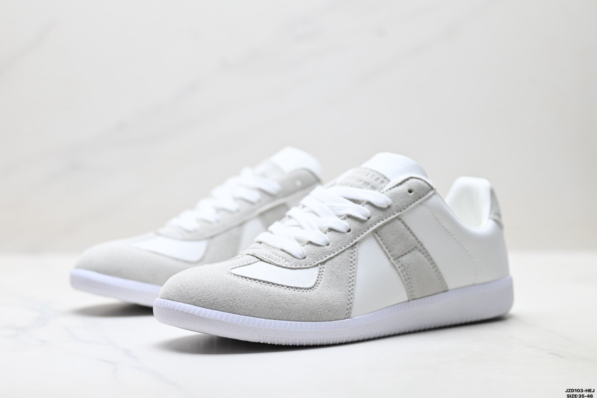 Maison Margiela Replica Wedge Low-Top Sneaker in Calfskin — S57WS0236P1897101