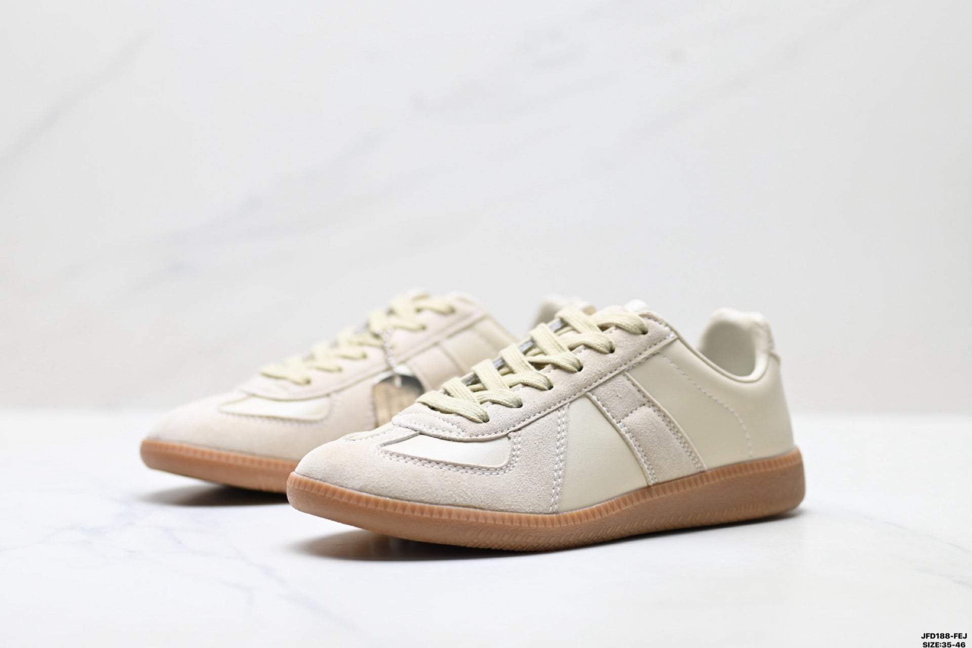 Maison Margiela Replica Wedge Low-Top Sneaker in Calfskin — S57WS0236P1895H8672