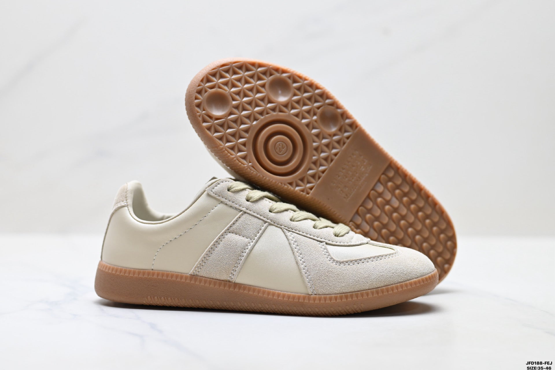 Maison Margiela Replica Wedge Low-Top Sneaker in Calfskin — S57WS0236P1895H8672