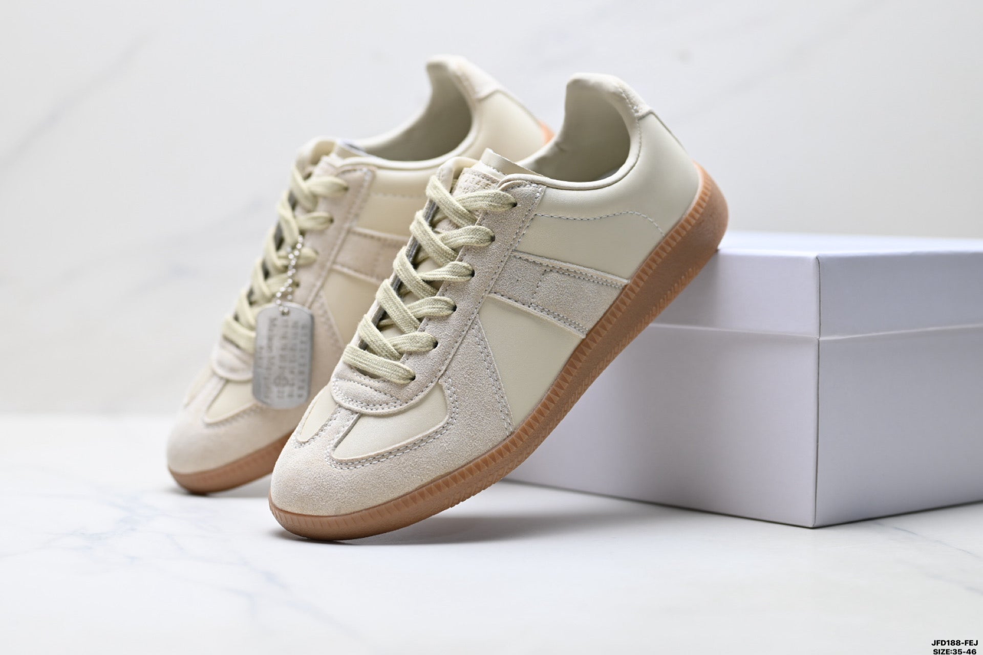 Maison Margiela Replica Wedge Low-Top Sneaker in Calfskin — S57WS0236P1895H8672