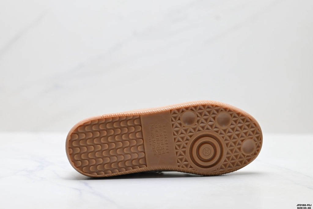 Maison Margiela Replica Wedge Low-Top Sneaker in Calfskin — S57WS0236P1895H8672