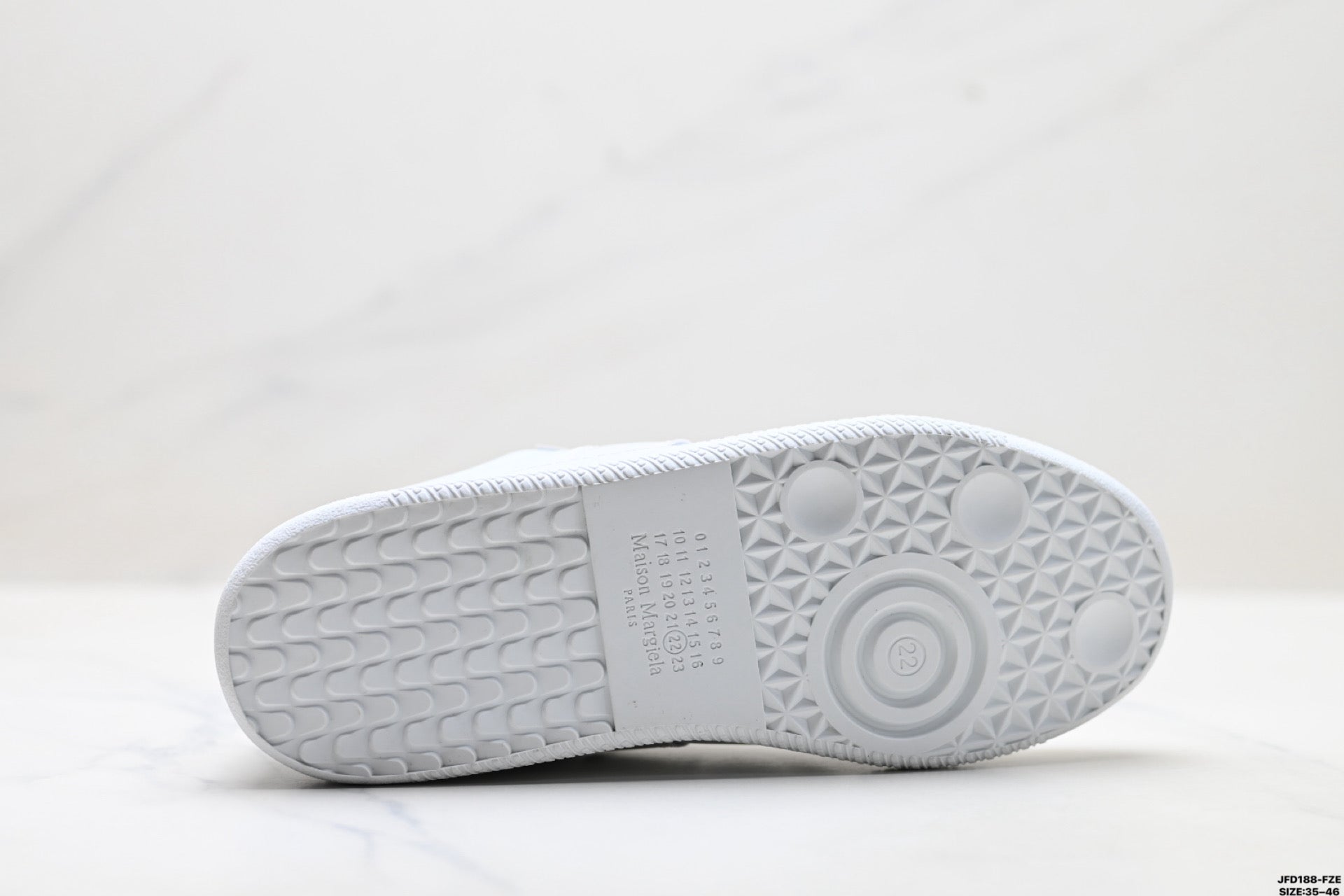 Maison Margiela Replica Wedge Low-Top Sneaker in Calfskin — S58WS0109P4487T1003