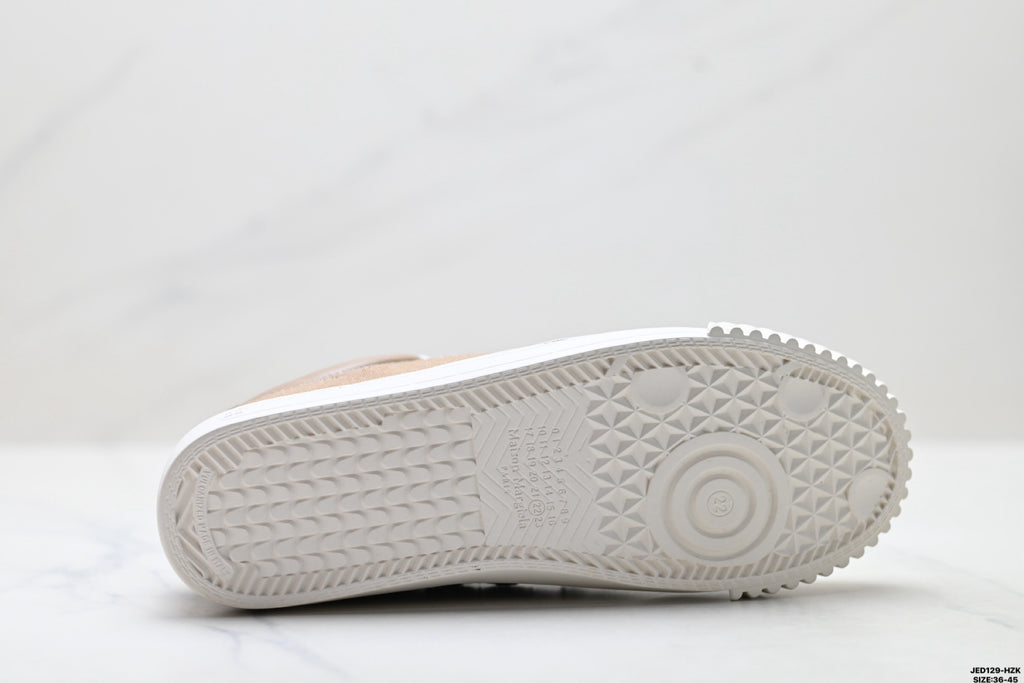 Maison Margiela Evolution Low-Top Sneaker in Leather & Canvas — S57WS0391P5063T2172