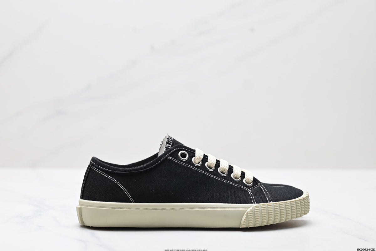 Maison Margiela Tabi Low-Top Sneaker in Black Cotton Canvas — S37WS0578P4291H0958
