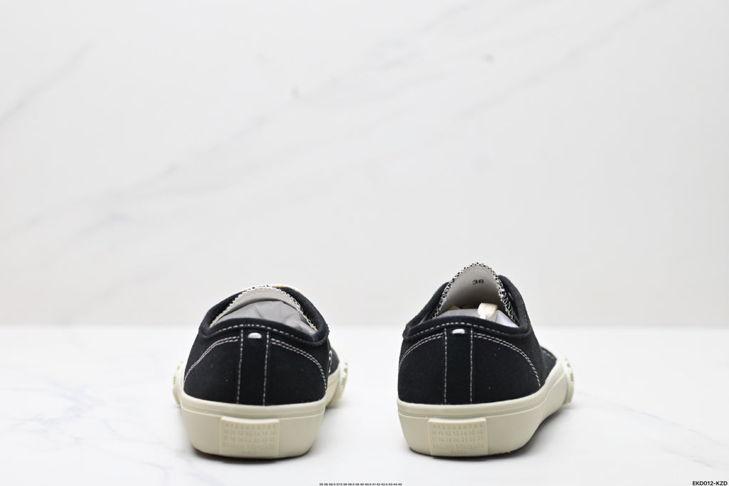 Maison Margiela Tabi Low-Top Sneaker in Black Cotton Canvas — S37WS0578P4291H0958