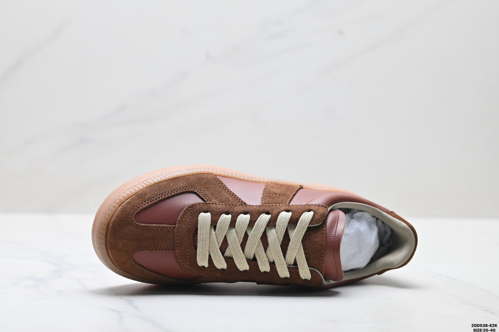 Maison Margiela Replica Wedge Round-Toe Low-Top Sneaker in Calfskin & Suede — S58WS0282P1895T2621