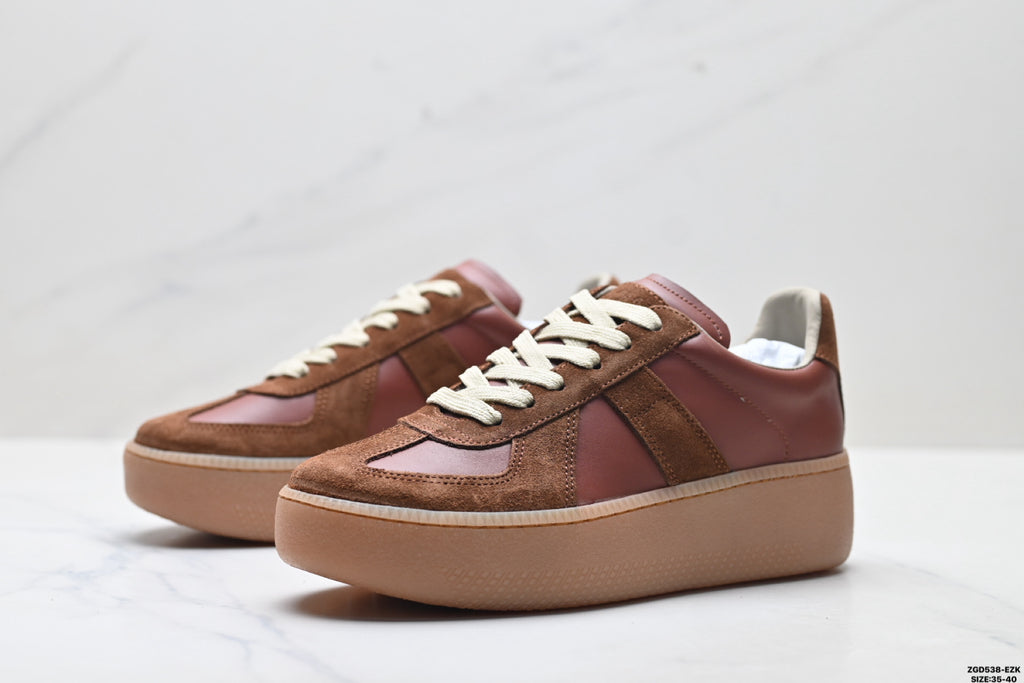 Maison Margiela Replica Wedge Round-Toe Low-Top Sneaker in Calfskin & Suede — S58WS0282P1895T2621