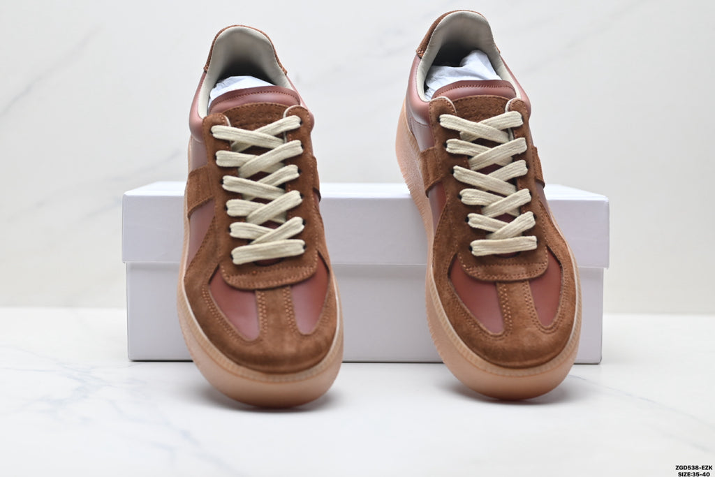 Maison Margiela Replica Wedge Round-Toe Low-Top Sneaker in Calfskin & Suede — S58WS0282P1895T2621