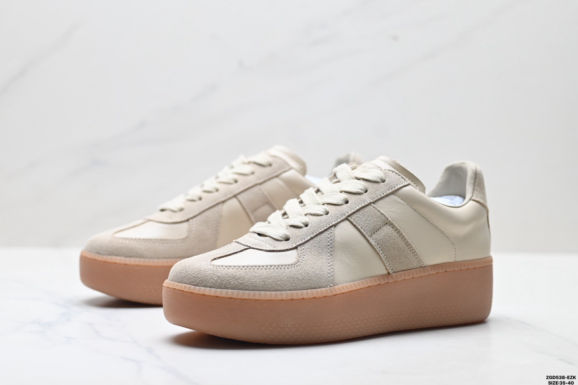 Maison Margiela Replica Wedge Round-Toe Low-Top Sneaker in Calfskin & Suede — S58WS0282P1895HA169